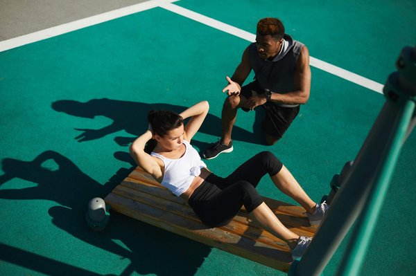 Conseils fitness : quel programme suivre pour un(e) débutant(e) ?